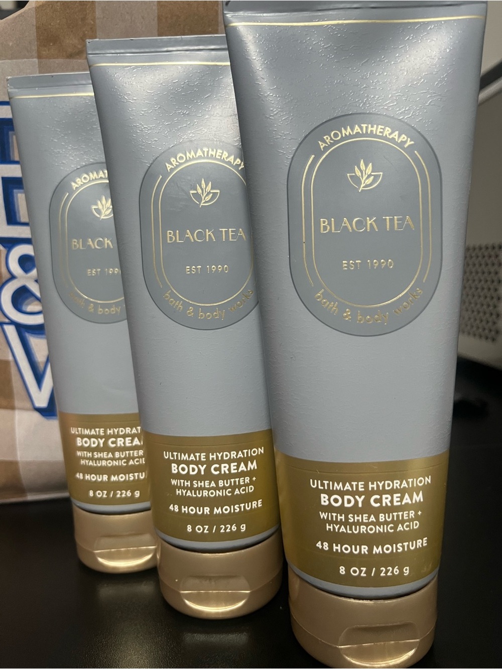 Ultimate Hydration Body Cream black tea full size 8 pack- Gray/Gold